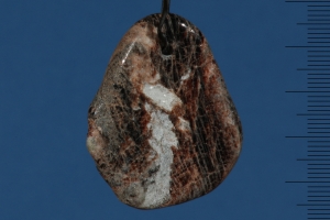 Anhänger frontgebohrt, Granat