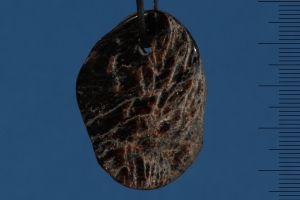 Anhänger frontgebohrt, Granat