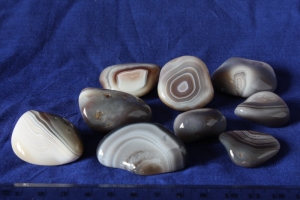 Trommelsteine Achat grau