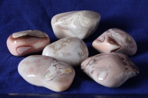 Trommelsteine Achat pink